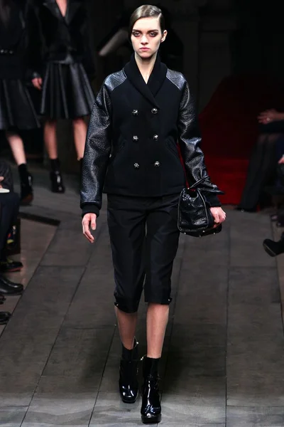 Look 3